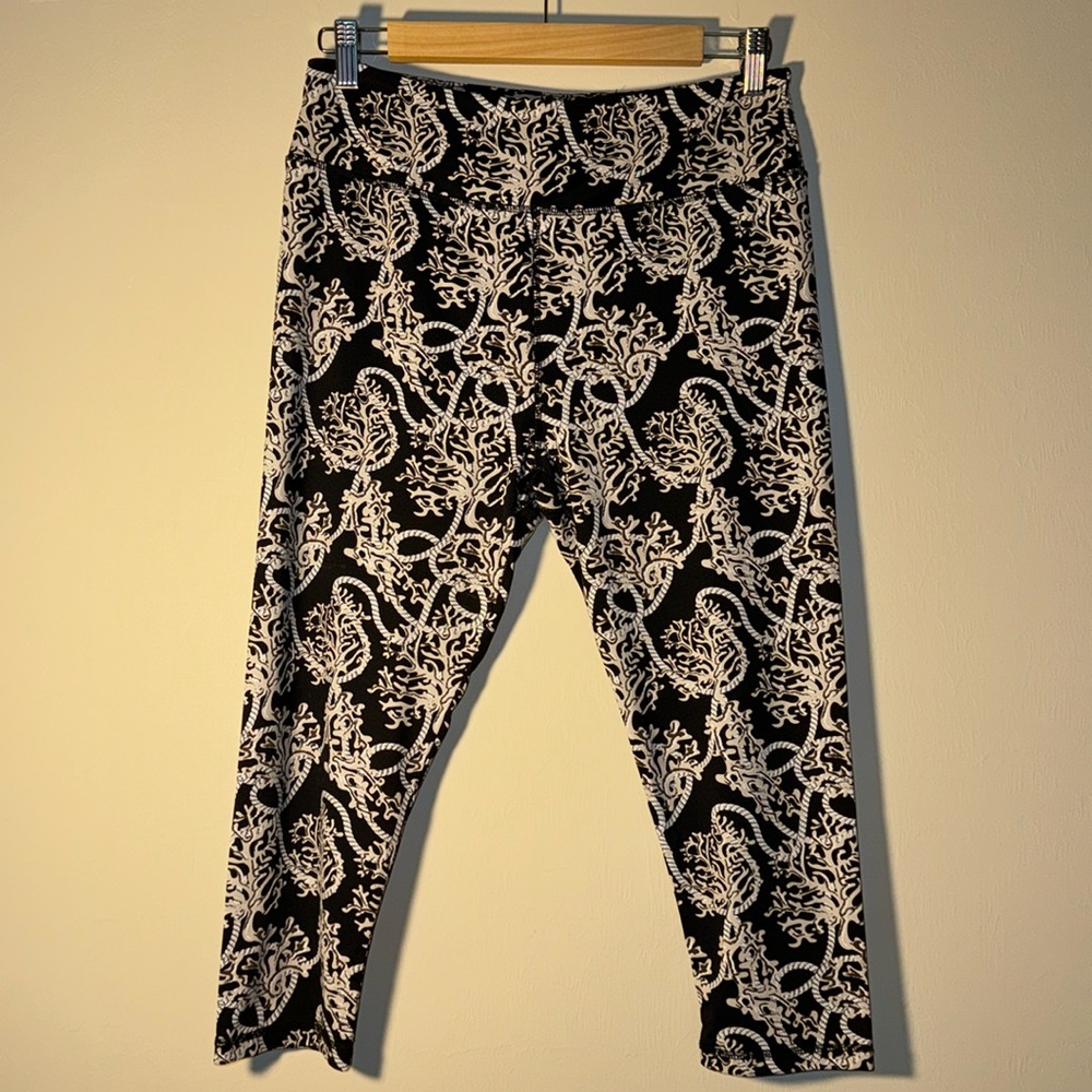 Lulu-B Women’s Size Medium Pull on Pants,Capri